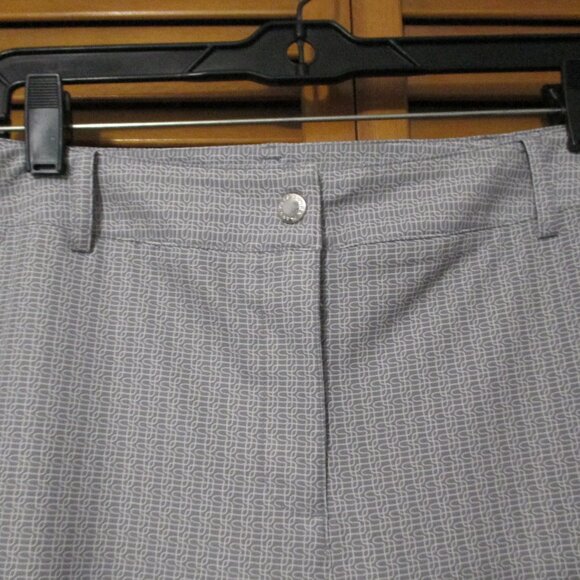Cutter & Buck Annika capris great for golf, light gray & white like new size 12 - Picture 5 of 12